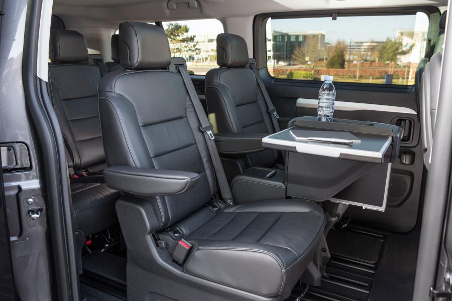 Интерьер Toyota ProAce Verso VIP 2018 года  (UK) (фото 17 из 30)